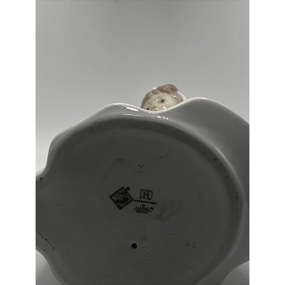 NAO Lladro Figurine, Girl Praying First Communion Beautiful Retired Statue - Picture 6 of 6